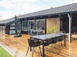 8 Person Holiday Home in Bindslev-by Traum