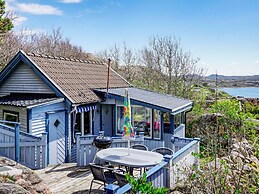 4 Person Holiday Home in Hamburgsund