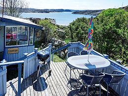4 Person Holiday Home in Hamburgsund-by Traum