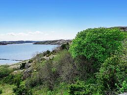 4 Person Holiday Home in Hamburgsund-by Traum