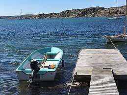 4 Person Holiday Home in Hamburgsund-by Traum