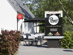 Striking Tent Lodge with Porch near Veluwe