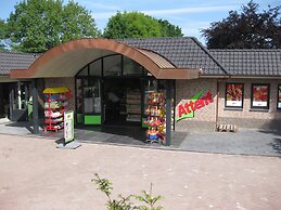 Striking Tent Lodge with Porch near Veluwe