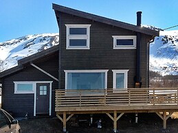 6 Person Holiday Home in Nord-lenangen