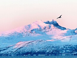 6 Person Holiday Home in Nord-lenangen