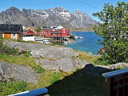 3 Person Holiday Home in Henningsvaer-by Traum