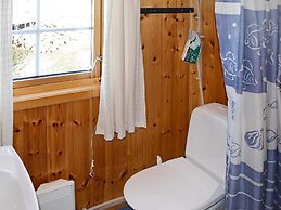 3 Person Holiday Home in Henningsvaer-by Traum