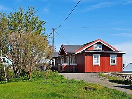 3 Person Holiday Home in Henningsvaer-by Traum