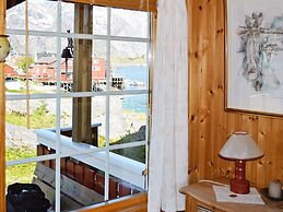 3 Person Holiday Home in Henningsvaer-by Traum