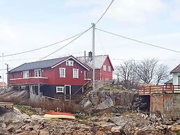 3 Person Holiday Home in Henningsvaer-by Traum