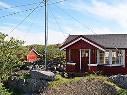 3 Person Holiday Home in Henningsvaer-by Traum