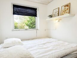 10 Person Holiday Home in Vaeggerlose