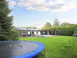 10 Person Holiday Home in Vaeggerlose