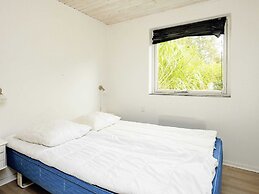 10 Person Holiday Home in Vaeggerlose