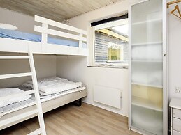 10 Person Holiday Home in Vaeggerlose