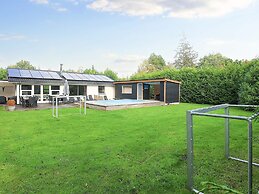 10 Person Holiday Home in Vaeggerlose