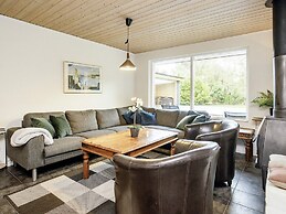 10 Person Holiday Home in Vaeggerlose