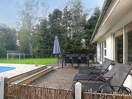 10 Person Holiday Home in Vaeggerlose