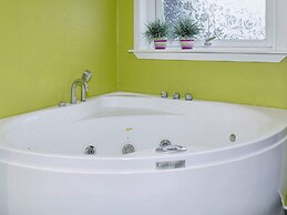 Exquisite Holiday Home in Løgstør near Sea