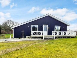 Exquisite Holiday Home in Løgstør near Sea
