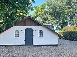 Fairytale Holiday Home in Aabenraa near Sea