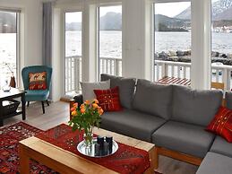 10 Person Holiday Home in Brattvag