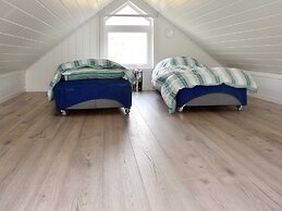10 Person Holiday Home in Brattvag
