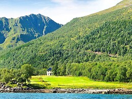 6 Person Holiday Home in Alsvag-by Traum