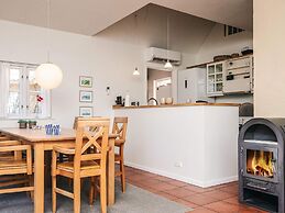 6 Person Holiday Home in Blavand
