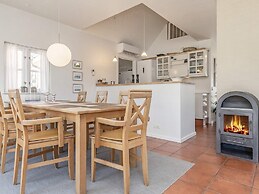 6 Person Holiday Home in Blavand