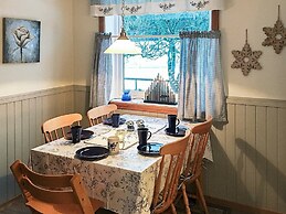 8 Person Holiday Home in Sæbø