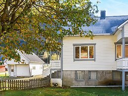 8 Person Holiday Home in Sæbø