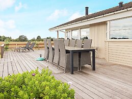 9 Person Holiday Home in Millinge-by Traum