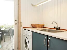 9 Person Holiday Home in Millinge-by Traum