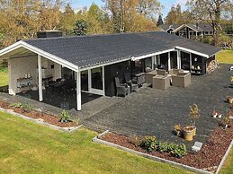 Spacious Holiday Home in Væggerløse near Sea