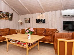 8 Person Holiday Home in Hovborg