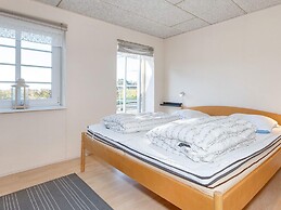 Adorable Holiday Home in Fur near Sea