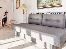 Adorable Holiday Home in Fur near Sea