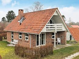 6 Person Holiday Home in Hesselager-by Traum