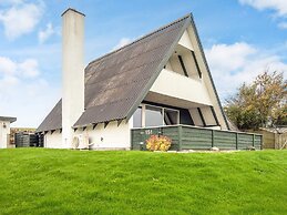 6 Person Holiday Home in Aabenraa-by Traum