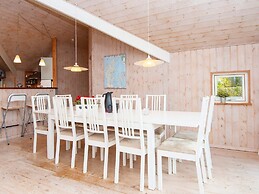 10 Person Holiday Home in Farvang-by Traum