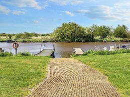 Pretty Cottage in Hemmet near Sea
