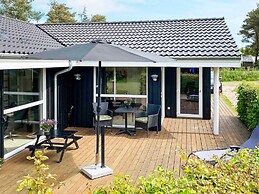 5 Star Holiday Home in Hals