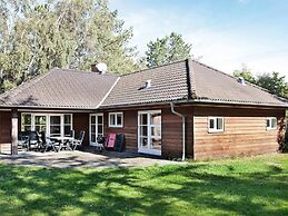 8 Person Holiday Home in Store Fuglede