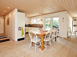 8 Person Holiday Home in Store Fuglede