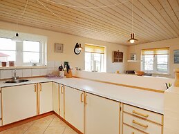 6 Person Holiday Home in Harboore-by Traum