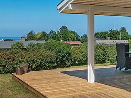 6 Person Holiday Home in Allingabro-by Traum