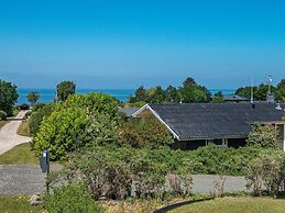 6 Person Holiday Home in Allingabro-by Traum