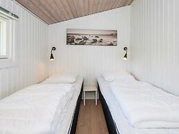 6 Person Holiday Home in Allingabro-by Traum