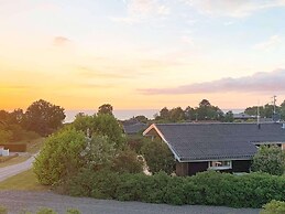 6 Person Holiday Home in Allingabro-by Traum